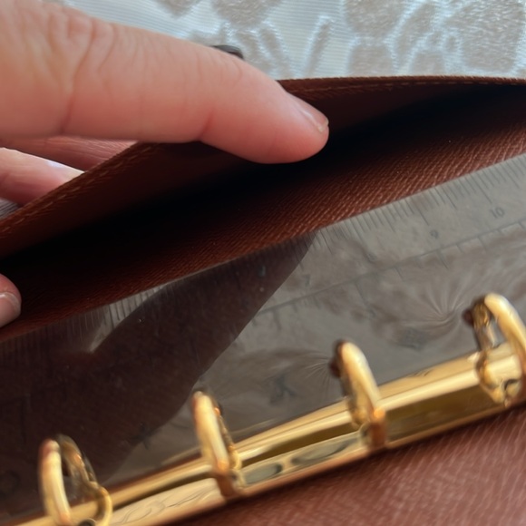 Louis Vuitton Agenda - Picture 9 of 10